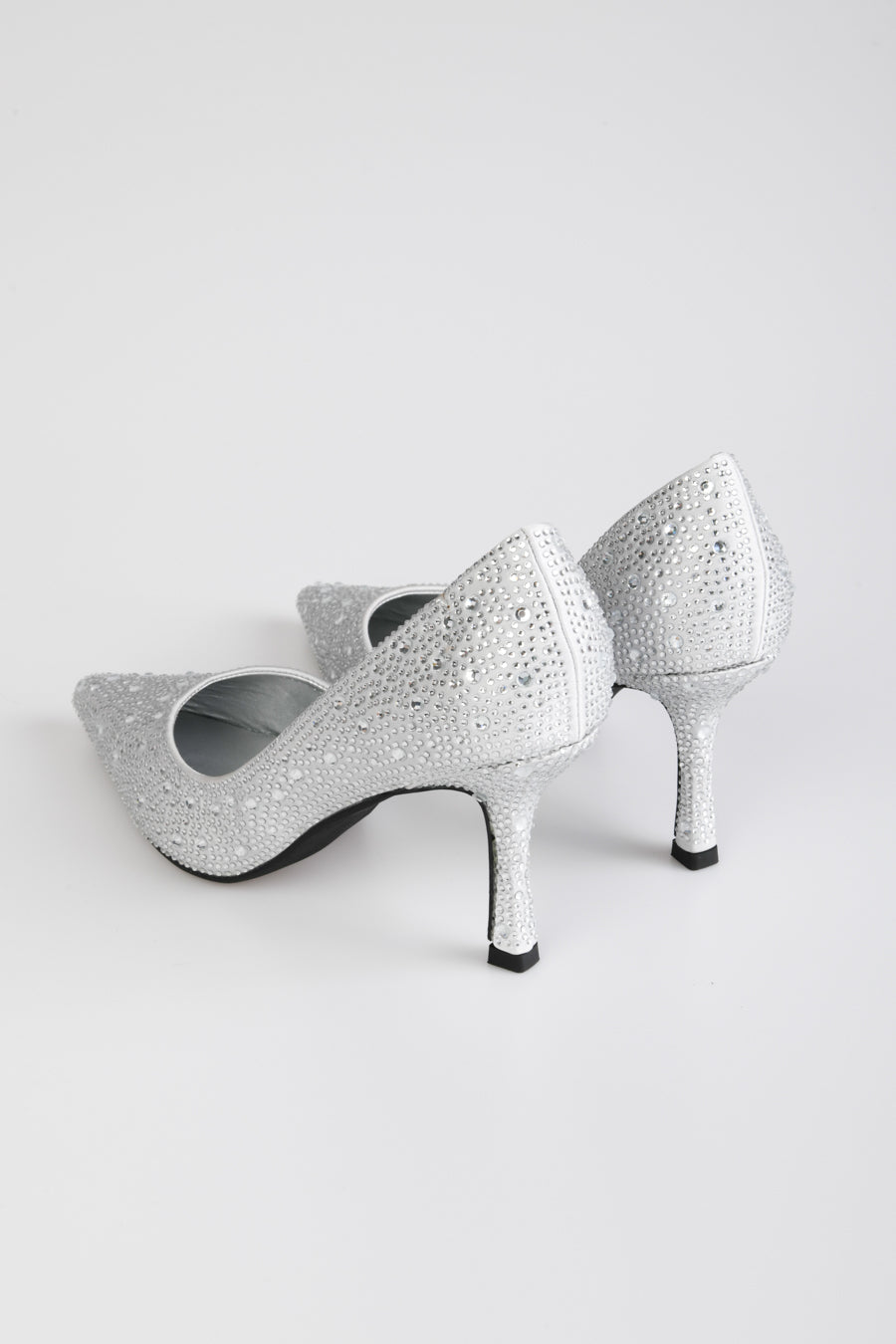 Décolleté in raso con strass